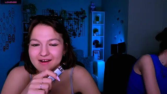 Snapshot of chloe_ley chatting on 25, 5, 2026 chloe ley online show from 25, 5, 2026