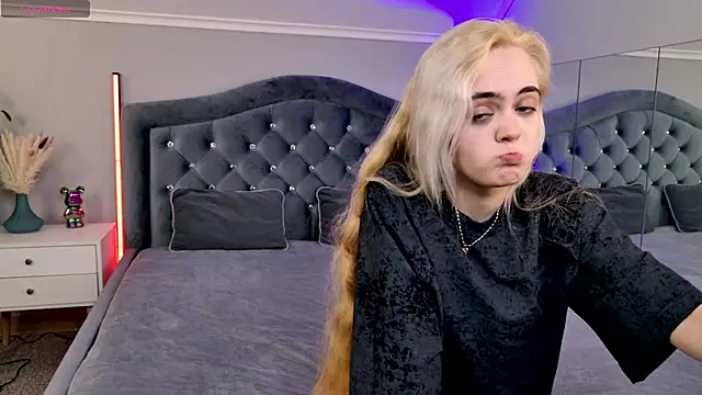 Bambi Bloom online show from 2, 3, 2026