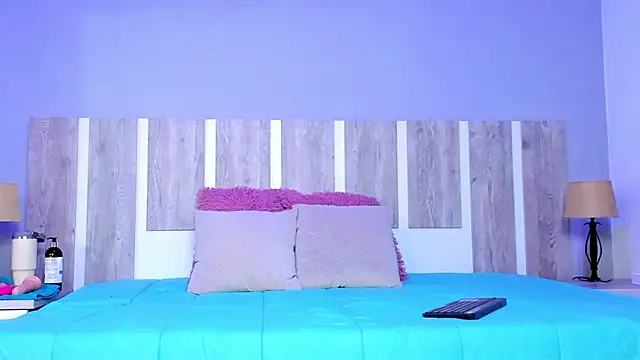 EmilySearss online show from 6, 4, 2026