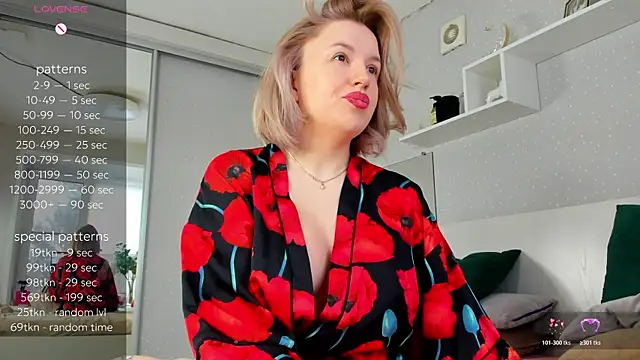 crowned goddess online show from 25, 3, 2026