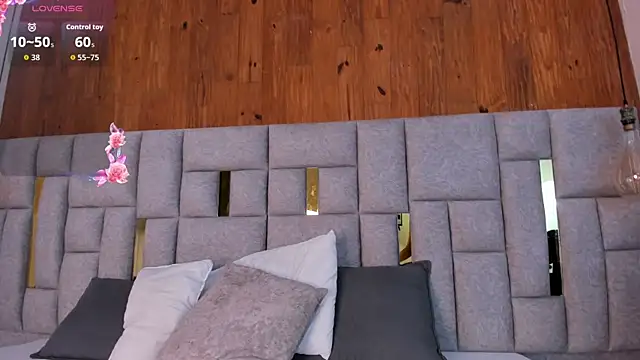 camilaa smith  online show from 29, 3, 2026