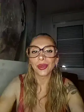 Snapshot of ssndratrans chatting on 9, 4, 2026 ssndratrans online show from 9, 4, 2026