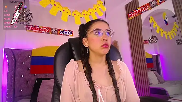 Snapshot of Amara_Davis1 chatting on 8, 7, 2026 Amara Davis1 online show from 8, 7, 2026
