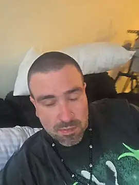 Biggbaddwulf7 online show from 8, 4, 2026