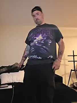 Biggbaddwulf7 online show from 21, 4, 2026