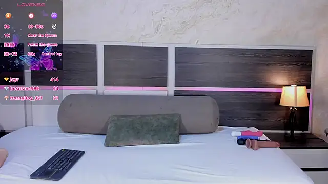 Snapshot of Natalia_Cruzz chatting on 26, 4, 2026 Natalia Cruzz online show from 26, 4, 2026