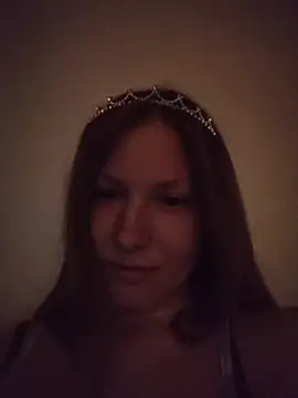August Shine online show from 5, 5, 2026