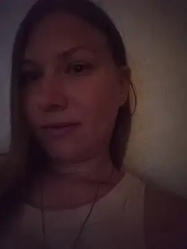 August Shine online show from 20, 5, 2026