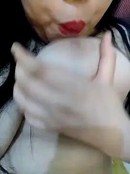 Snapshot of HoT_LiiiNa chatting on 13, 7, 2026 HoT LiiiNa online show from 13, 7, 2026