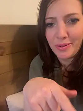 hollyharmd online show from 28, 2, 2026