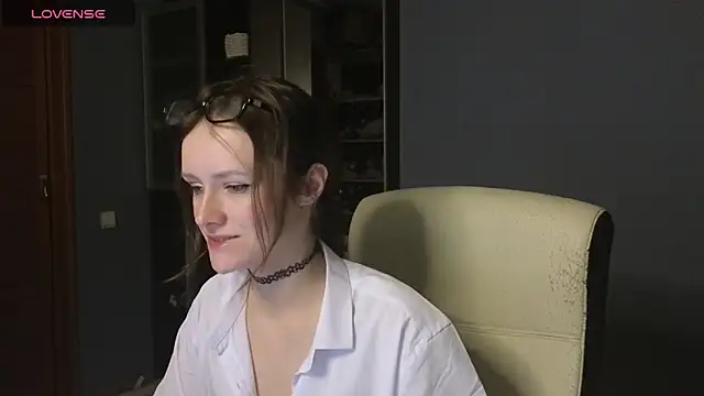 Tender Swan online show from 13, 3, 2026