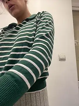 Snapshot of MommySexxy23 chatting on 5, 4, 2026 MommySexxy23 online show from 5, 4, 2026