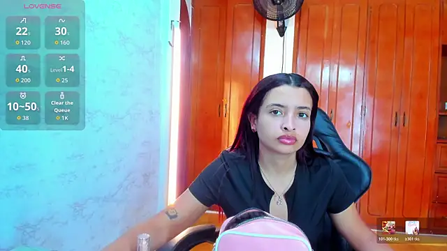 Snapshot of lizzie_skinny chatting on 12, 5, 2026 lizzie skinny online show from 12, 5, 2026