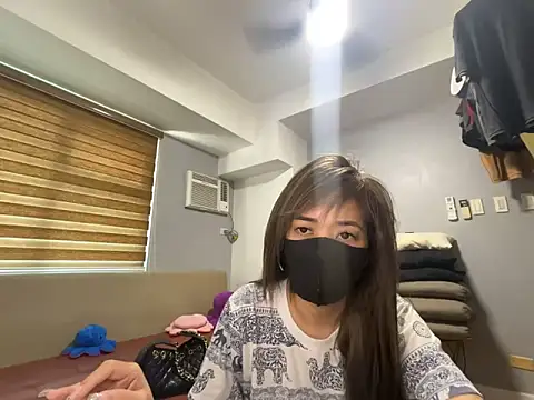 strawberryblossom93 online show from 22, 3, 2026