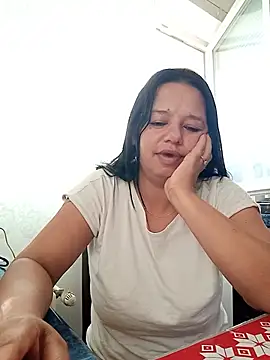 Snapshot of roxana_e43 chatting on 14, 6, 2026 roxana e43 online show from 14, 6, 2026