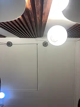 Emi rousse online show from 10, 4, 2026