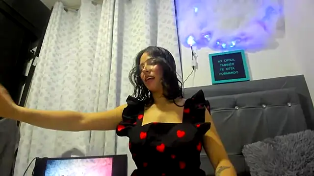 Snapshot of Miranda-cambell chatting on 29, 5, 2026 Miranda-cambell online show from 29, 5, 2026