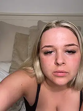 Snapshot of Goldieluxe chatting on 2, 3, 2026 Goldieluxe online show from 2, 3, 2026