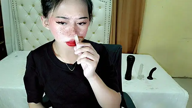Seductive sophie online show from 4, 8, 2026