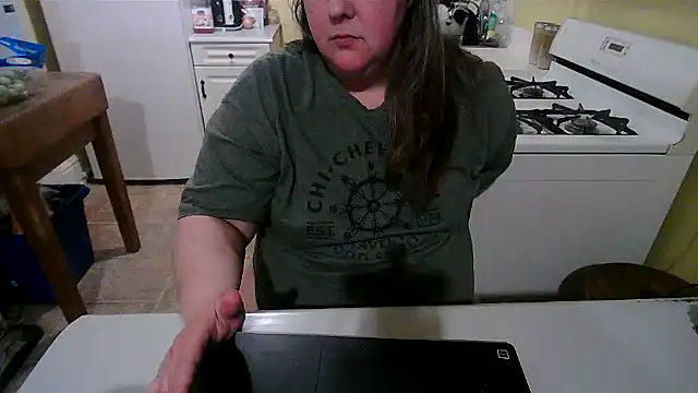 Snapshot of smalltowntrouble chatting on 25, 4, 2026 smalltowntrouble online show from 25, 4, 2026