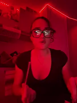 Claraaaaa06 online show from 8, 4, 2026