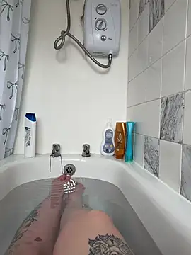 BeeMay22 online show from 4, 4, 2026