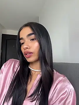 Bella Smithe online show from 5, 4, 2026