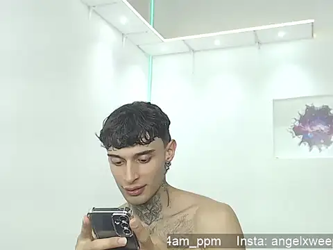 yourxcyberxangel online show from 12, 4, 2026