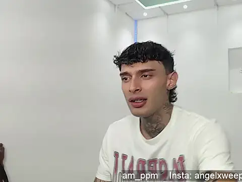 yourxcyberxangel online show from 17, 4, 2026