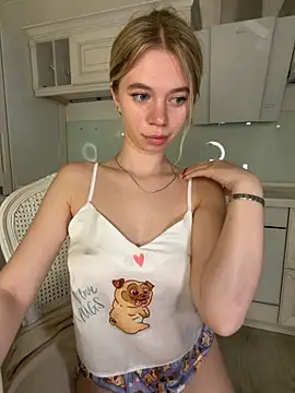 Snapshot of BellaSuns chatting on 14, 5, 2026 BellaSuns online show from 14, 5, 2026