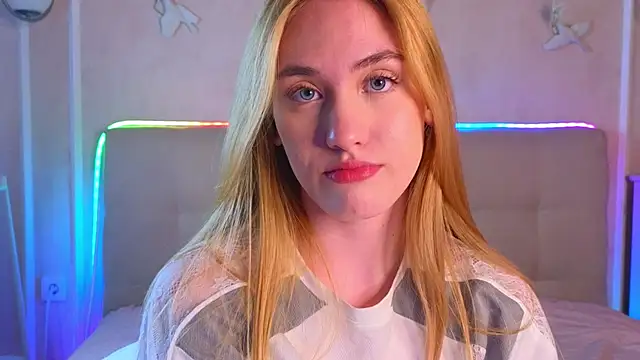 Snapshot of JenniferCamprell chatting on 9, 4, 2026 JenniferCamprell online show from 9, 4, 2026
