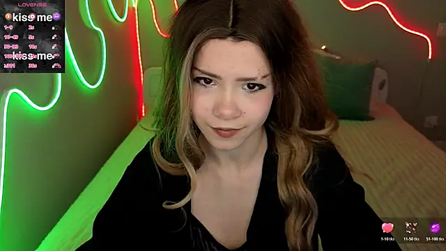 llittle-peachh online show from 10, 4, 2026