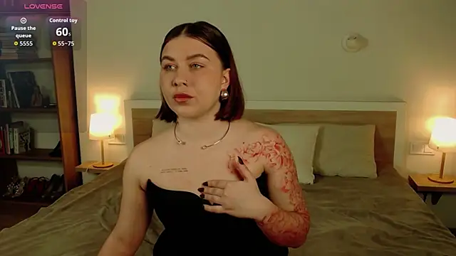 Snapshot of HermioneMoon chatting on 28, 4, 2026 HermioneMoon online show from 28, 4, 2026