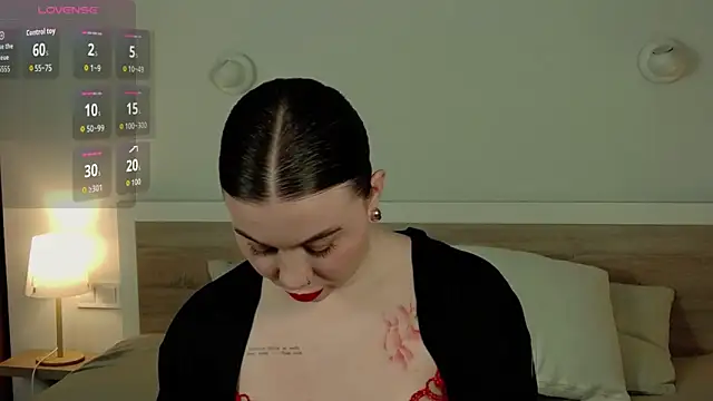 Snapshot of HermioneMoon chatting on 29, 4, 2026 HermioneMoon online show from 29, 4, 2026