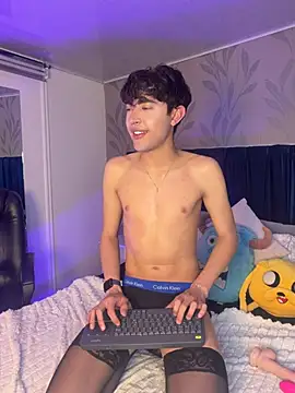 Snapshot of MatthewMoore_ chatting on 4, 3, 2026 MatthewMoore online show from 4, 3, 2026