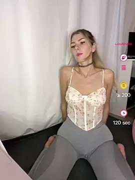 Snapshot of SoniaXOXO chatting on 5, 5, 2026 SoniaXOXO online show from 5, 5, 2026