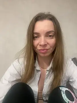 Luna2547 online show from 3, 3, 2026