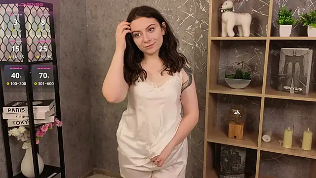 BreannaBuczak online show from 19, 4, 2026