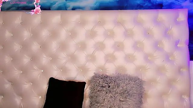 Snapshot of Valentiina_Foxx chatting on 24, 6, 2026 Valentiina Foxx online show from 24, 6, 2026