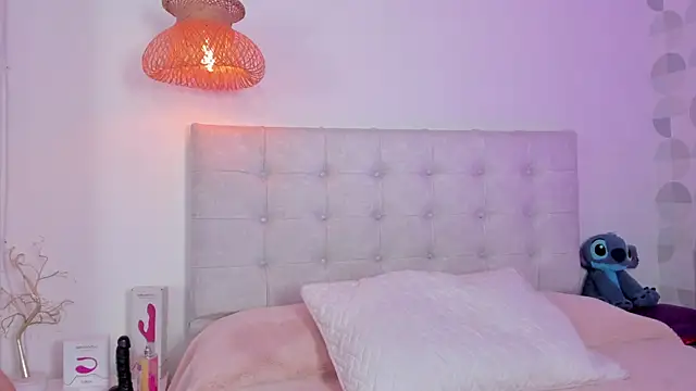 Snapshot of Vanessa_cruz_18 chatting on 8, 7, 2026 Vanessa cruz 18 online show from 8, 7, 2026