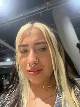Snapshot of ManuelaVeeleez chatting on 20, 6, 2026 ManuelaVeeleez online show from 20, 6, 2026