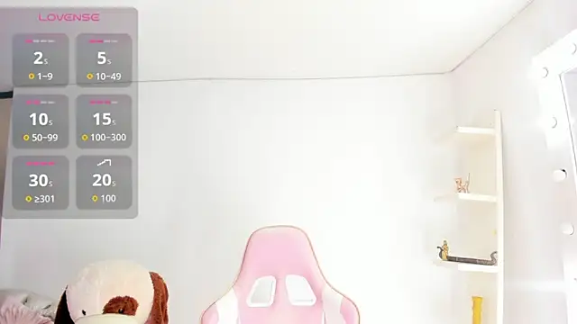 KoralCruz  online show from 4, 4, 2026