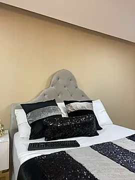 AlmaraRouge online show from 11, 4, 2026