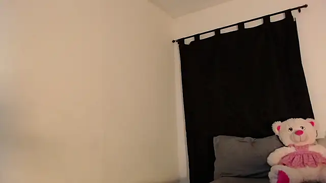 LyriaDiamond  online show from 26, 4, 2026