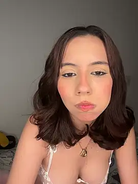 Nicole Cute04 online show from 16, 4, 2026