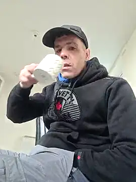 hulllad40 online show from 5, 3, 2026