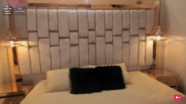 Snapshot of FoxxxyPink chatting on 3, 7, 2026 FoxxxyPink online show from 3, 7, 2026