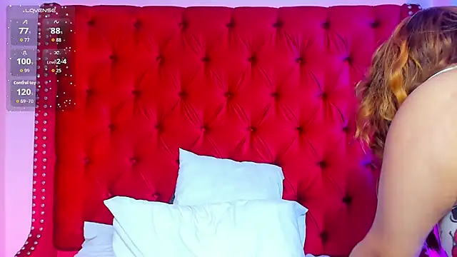 Snapshot of SunnyHoney_ chatting on 9, 6, 2026 SunnyHoney online show from 9, 6, 2026