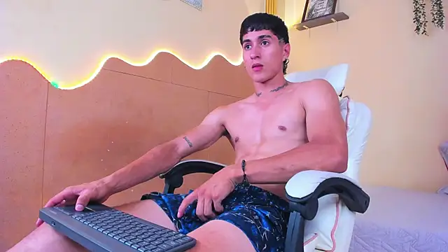 Snapshot of Dark_Valentino_ chatting on 27, 6, 2026 Dark Valentino online show from 27, 6, 2026