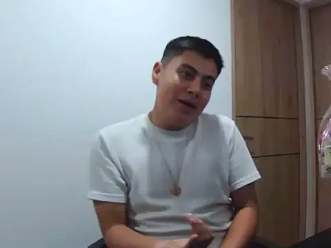 Snapshot of andres_rivera chatting on 4, 3, 2026 andres rivera online show from 4, 3, 2026